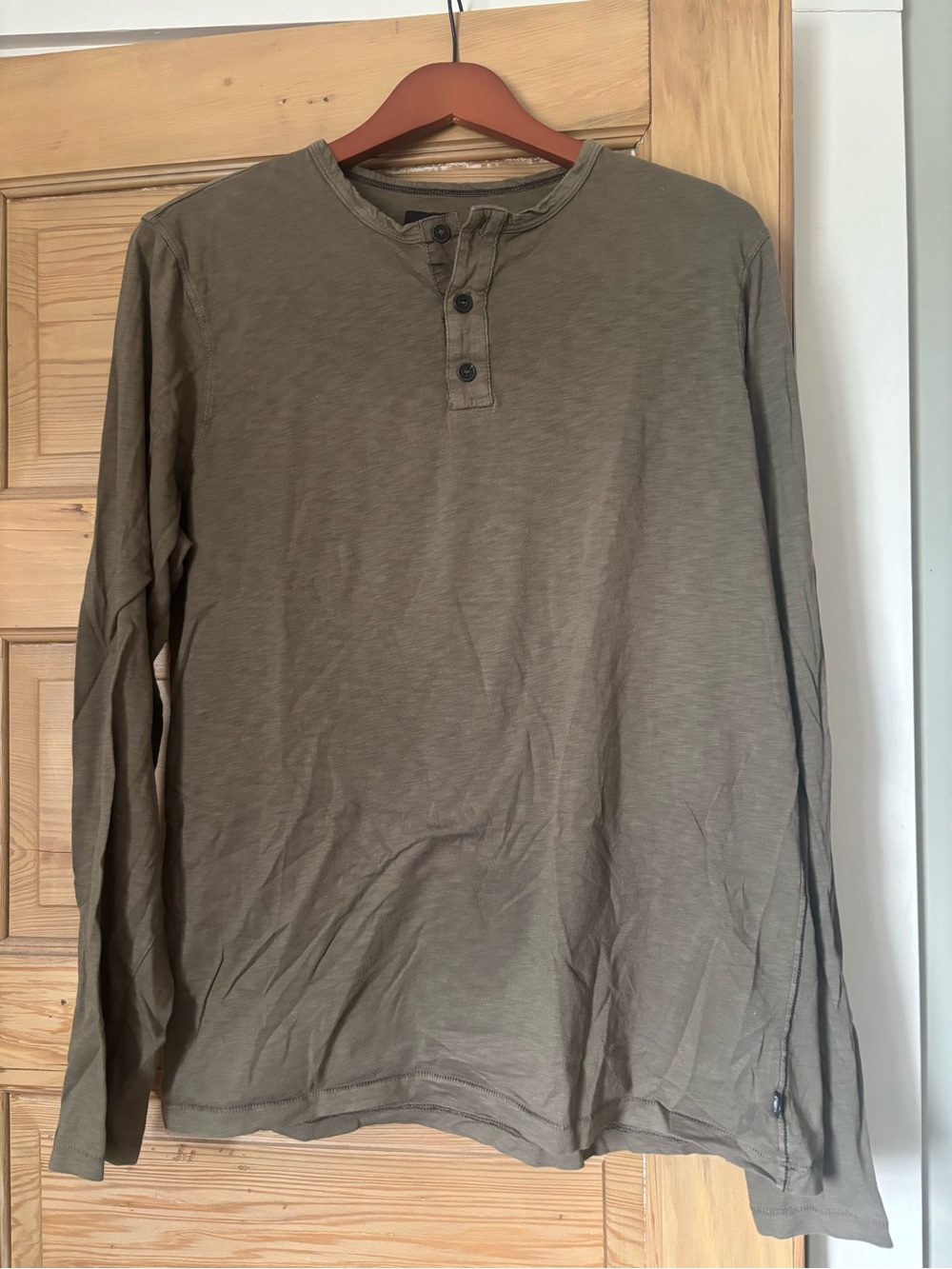 Aether Men's Long-Sleeve Henley Shirt - Olive